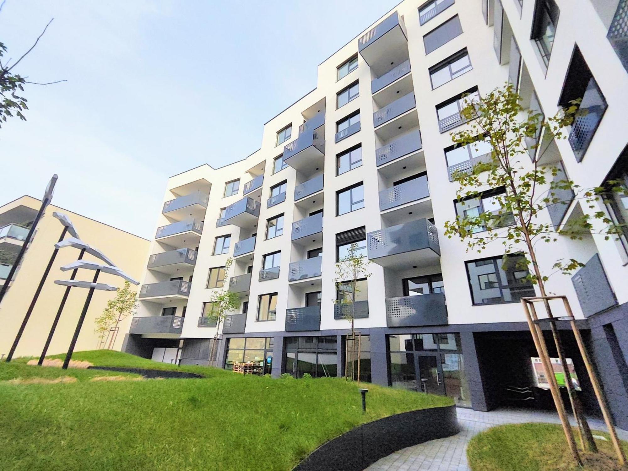 Wings - Brand New - Presidential Garden - Free Parking Apartment Братислава Екстериор снимка